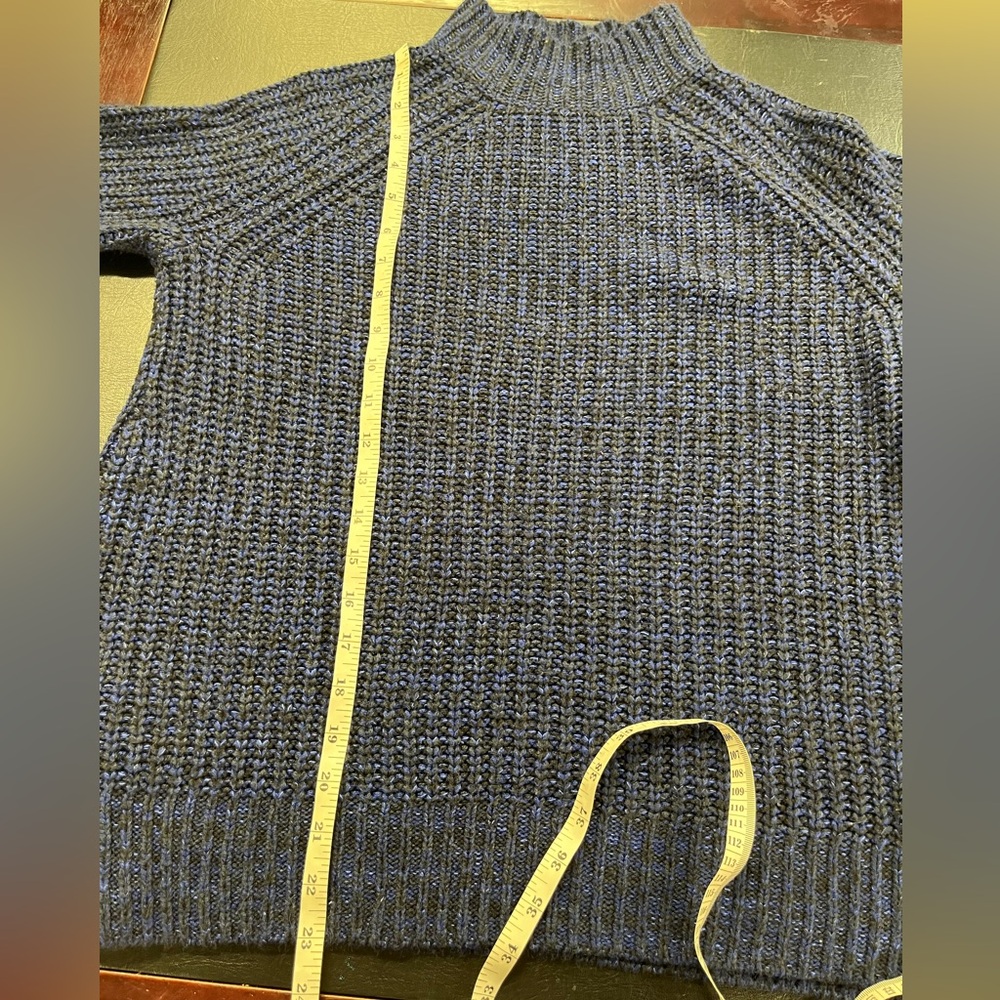 🔥Relativity mock-neck sweater size small - Picture 9 of 9